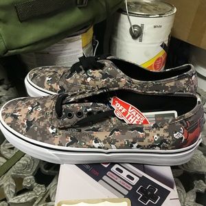 Vans skate shoes